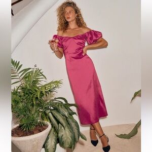 Abercrombie & Fitch Pink Off-Shoulder Dress